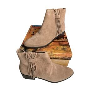 Bella Vita Womens Boots Sz 9 Light Brown Suede w/ Fringe New in Box NIB Fern